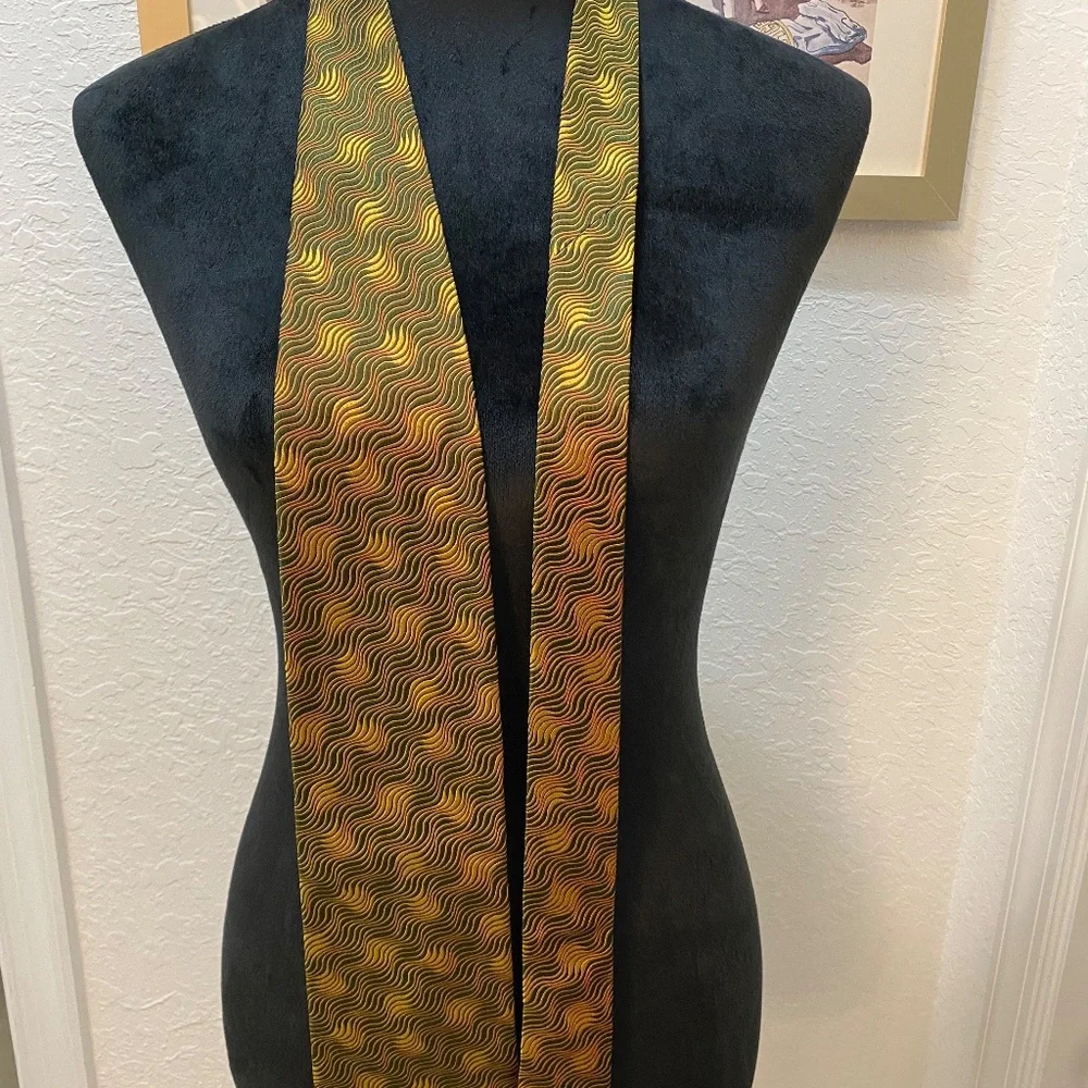 Hugo Boss Vintage Tie, 100%‎ Silk, Made in Italy